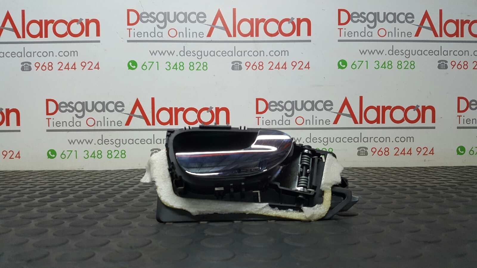 Peças - Punho Traseiro Direito Peugeot 307 (S1) Xr Clim