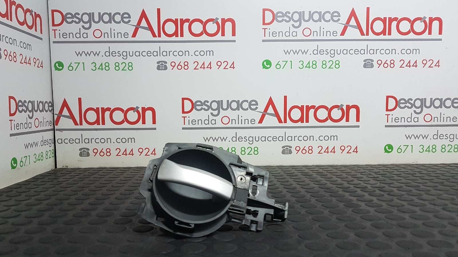 Peça - Punho Traseiro Direito Citroen C3 1.4 Hdi Audace Sensodrive