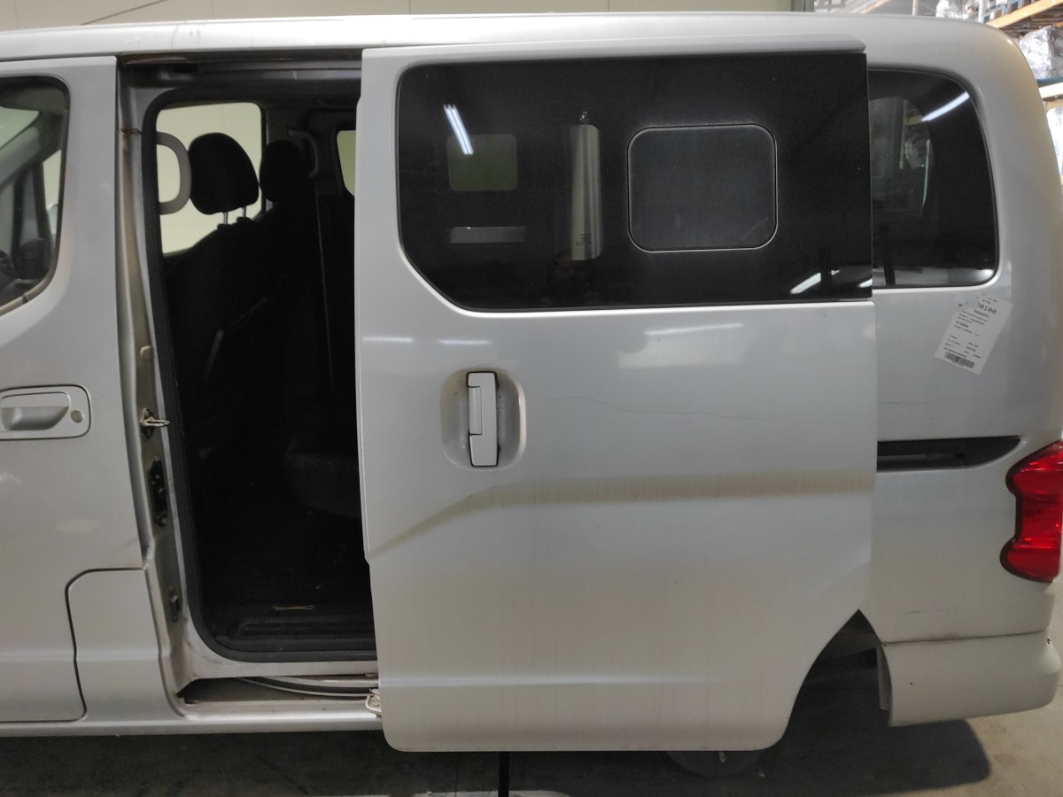 Peça - Porta Lateral Esquerda Deslizante Nissan Nv 200 (M20) Kombi 