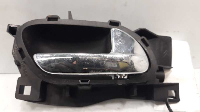 Peça - Punho Traseiro Direito Peugeot 407 2.0 136Cv 1997Cc