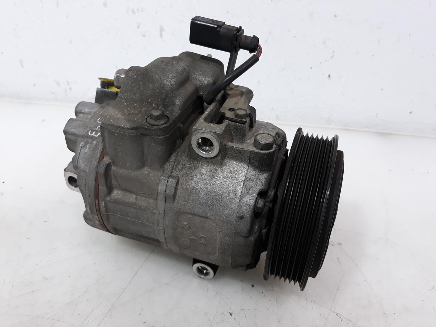 Peça - Compressor Ar Condicionado Seat Ibiza Iv 2013 -6Q0820808g