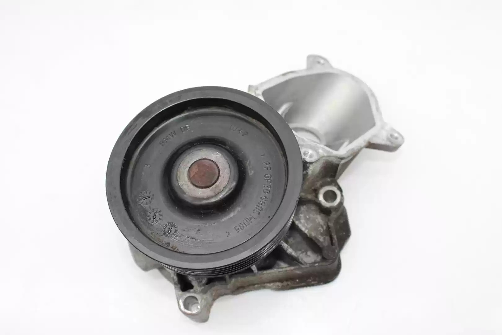 Peça - Bomba Agua Bmw 5 2006 -4090790